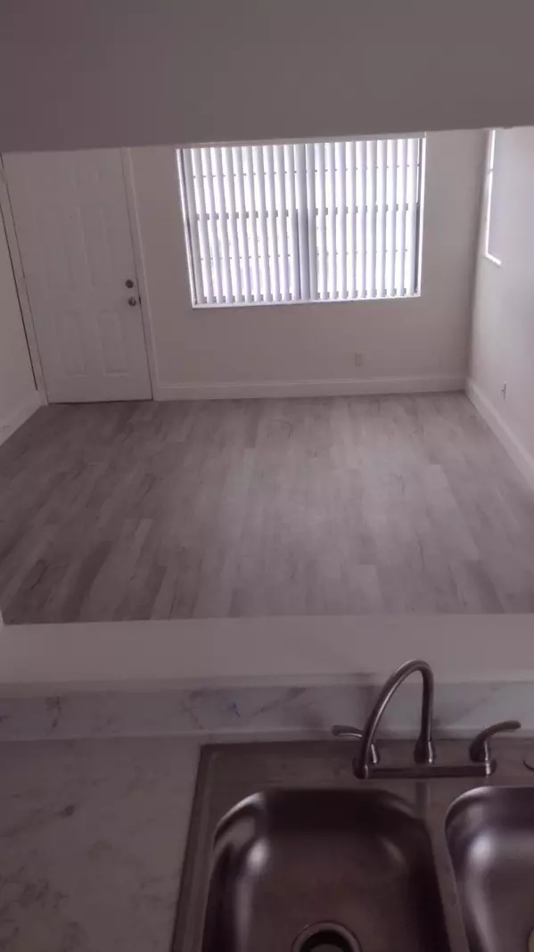 Boca Raton, FL 33428,9430 Boca Cove CIR 209