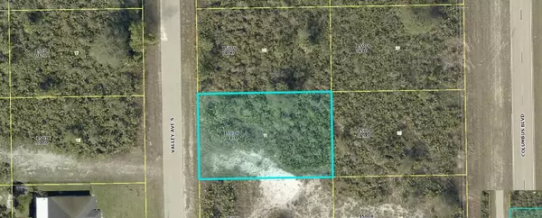 2104 E 15th ST, Lehigh Acres, FL 33972
