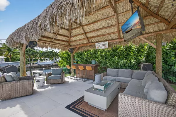 Tequesta, FL 33469,12 Leeward CIR