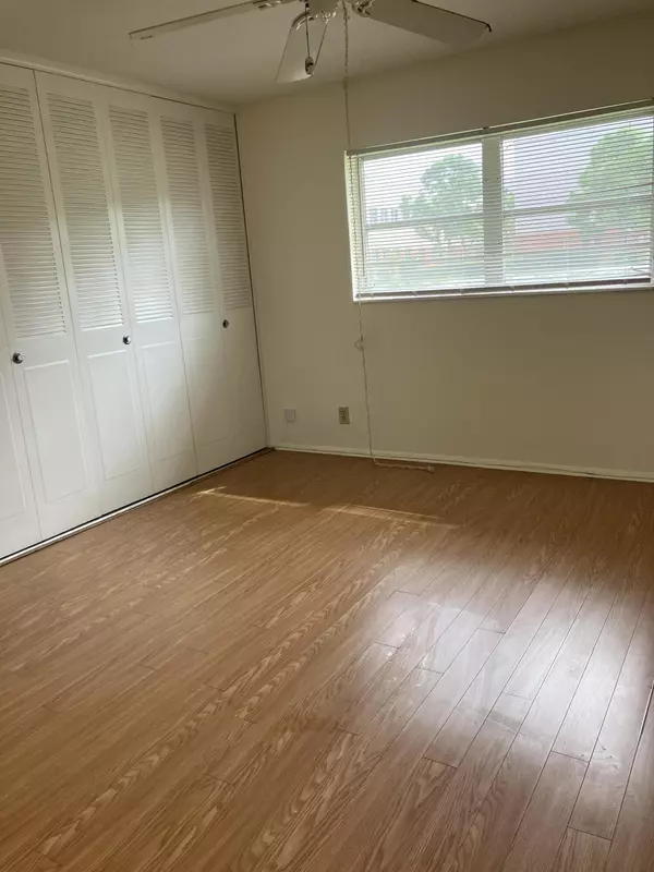 West Palm Beach, FL 33415,2950 E Ashley DR E