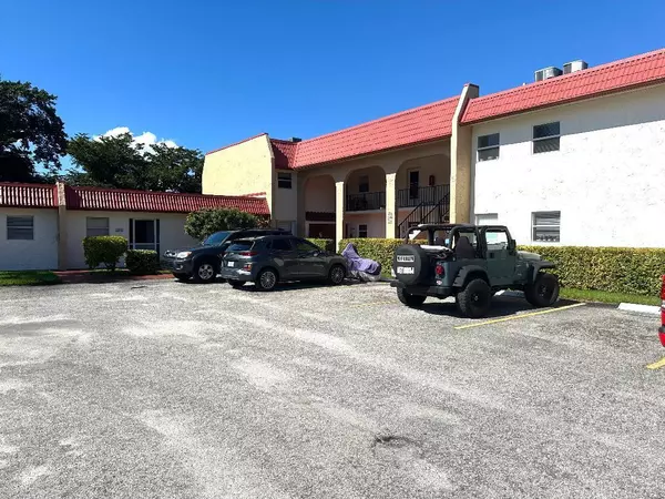 215 Lake Carol DR, West Palm Beach, FL 33411