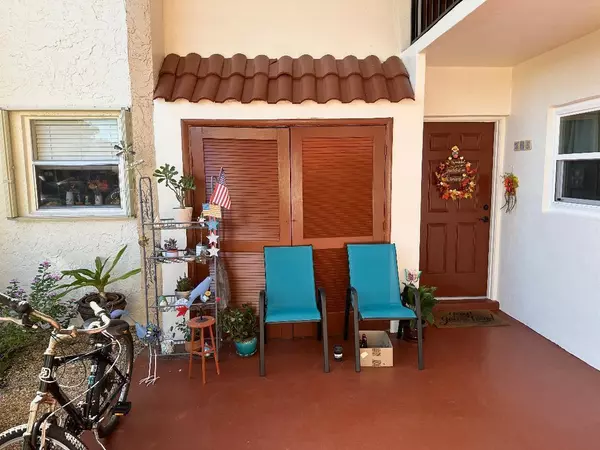 West Palm Beach, FL 33411,215 Lake Carol DR