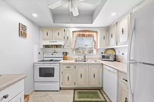 West Palm Beach, FL 33415,2522 E Emory DR C