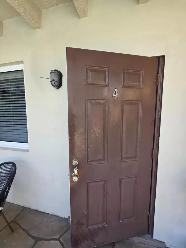 Palm Beach Shores, FL 33404,100 Cascade LN 4