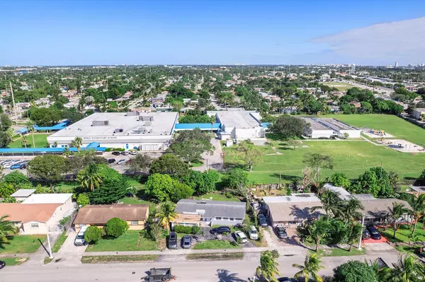 Deerfield Beach, FL 33064,941 NE 51st ST