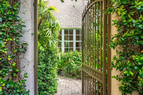 Delray Beach, FL 33483,1031 Coralina LN