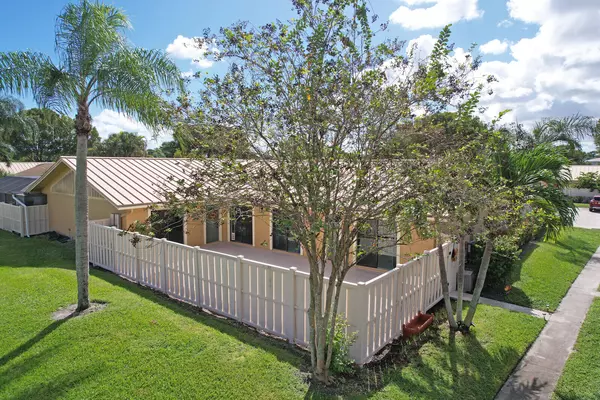 5918 Golden Eagle CIR, Palm Beach Gardens, FL 33418