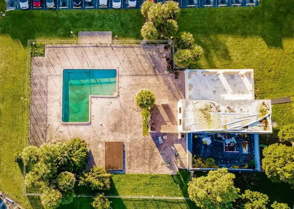 Tamarac, FL 33321,7911 N Colony CIR 305