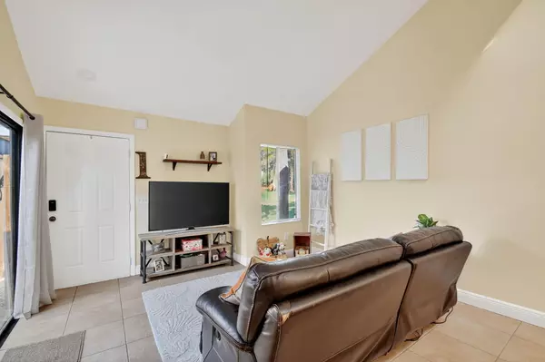 West Palm Beach, FL 33406,4132 Palm Bay CIR A