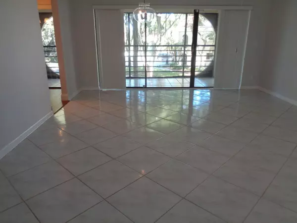 Boca Raton, FL 33433,6328 W Longboat LN 201