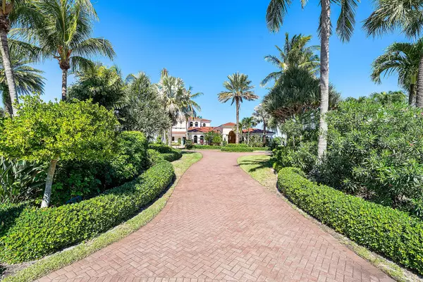 Stuart, FL 34996,6381 SE Harbor CIR