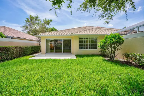 Palm Beach Gardens, FL 33410,923 Magdalena RD