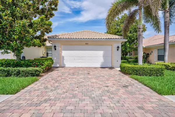 Palm Beach Gardens, FL 33410,923 Magdalena RD