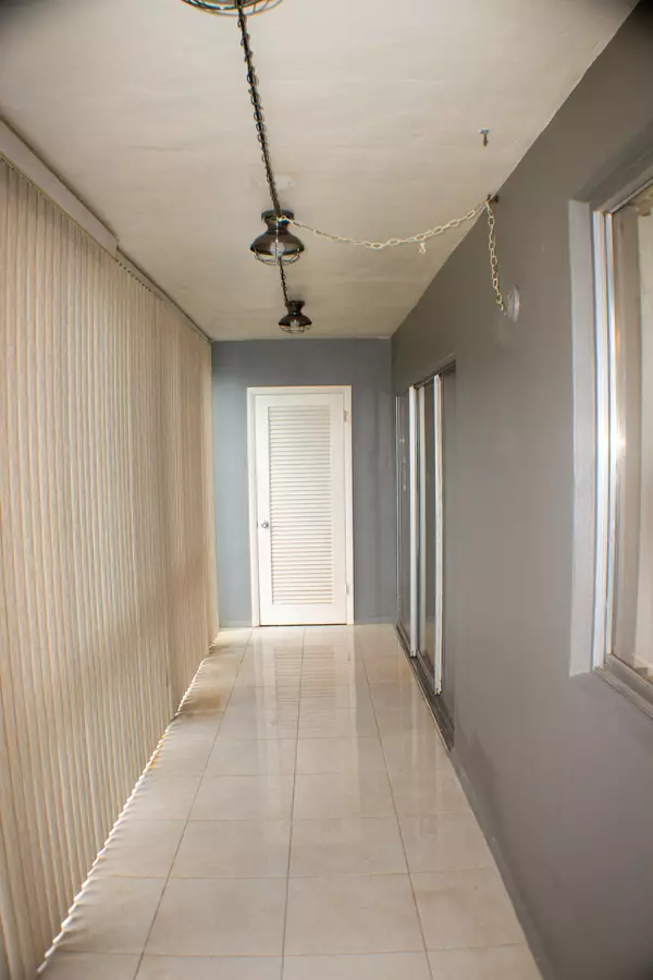 Lake Worth, FL 33461,2687 N Garden DR 101