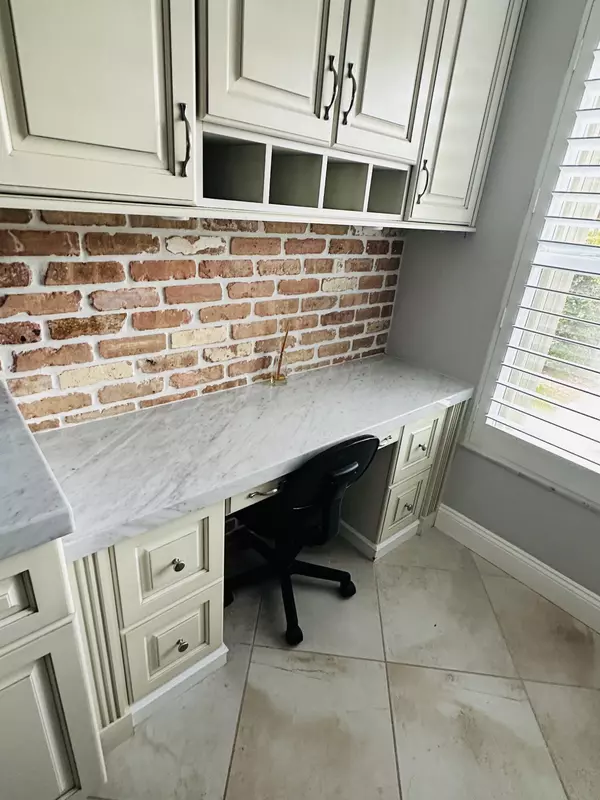 Deerfield Beach, FL 33441,842 SE 19th AVE 102