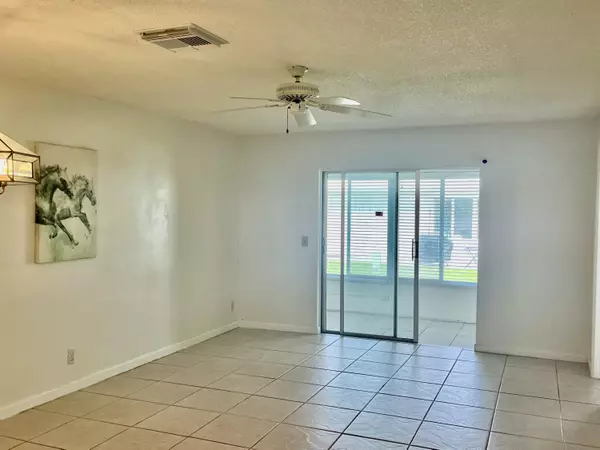 Boynton Beach, FL 33426,101 Leisure Lake CIR 109