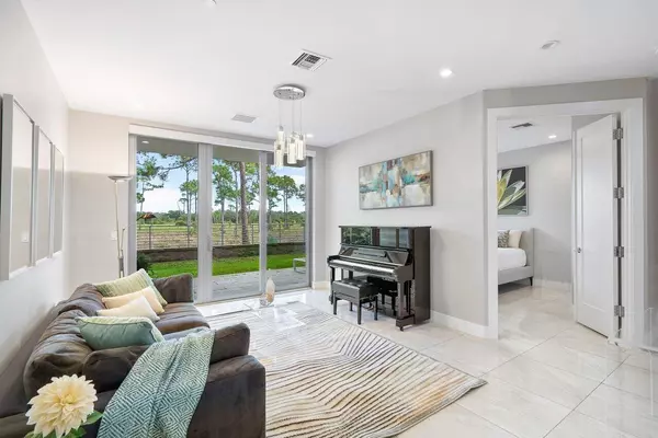 Boca Raton, FL 33431,1841 NW 42nd DR