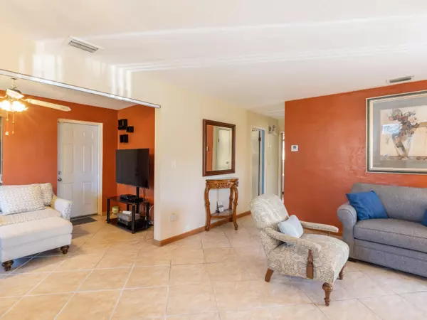 Hollywood, FL 33024,6731 Roosevelt ST