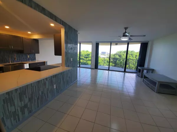 Boca Raton, FL 33487,859 SE Jeffery ST 509