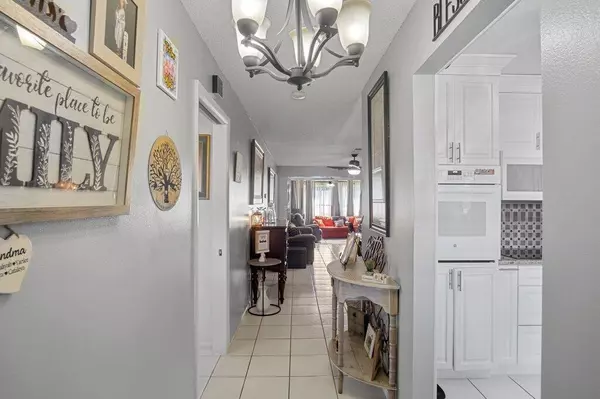 West Palm Beach, FL 33415,5800 W Fernley DR 40