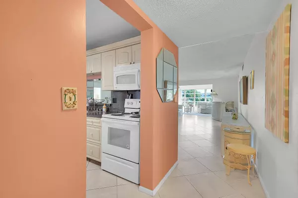 Lauderdale Lakes, FL 33319,4000 NW 44th AVE 301