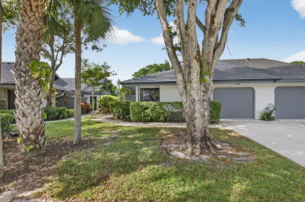 5082 Pine DR, Boynton Beach, FL 33437