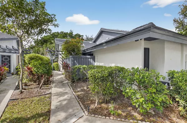 Boynton Beach, FL 33437,5082 Pine DR