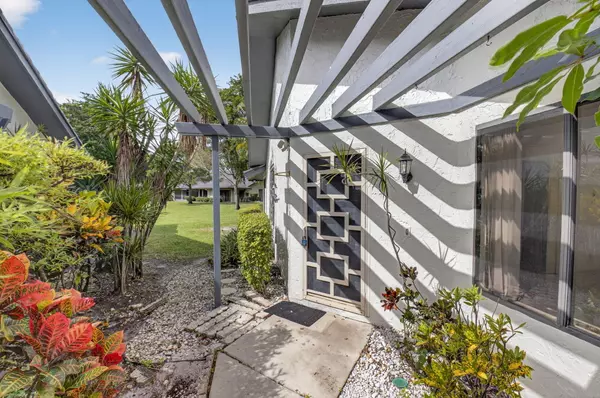 Boynton Beach, FL 33437,5082 Pine DR