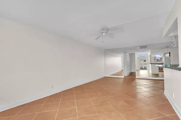 North Palm Beach, FL 33408,104 Paradise Harbour BLVD 311