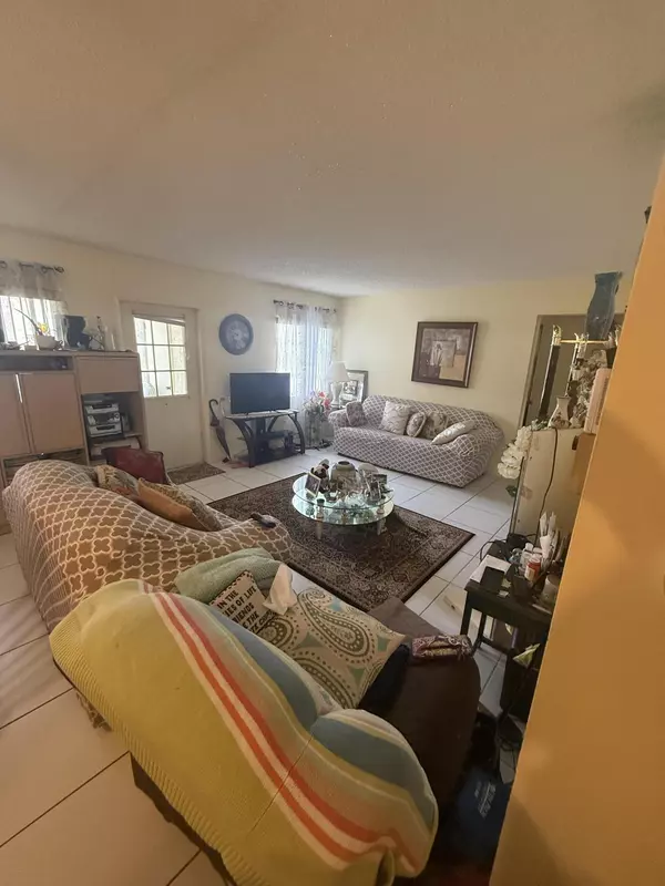 Greenacres, FL 33463,5960 Whispering Pine WAY A-1