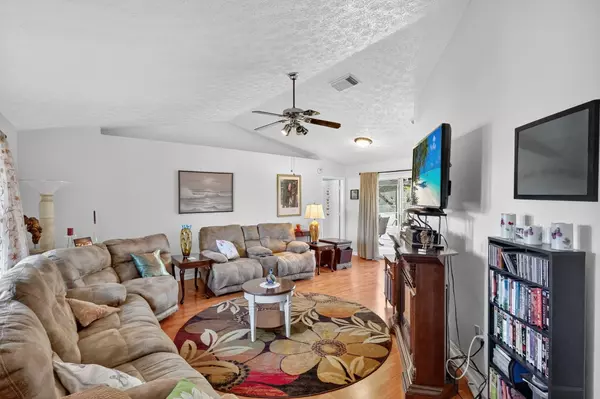 Port Saint Lucie, FL 34952,2302 SE Tiffany AVE