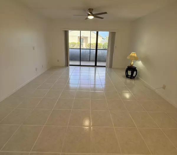 Greenacres, FL 33463,708 Sunny Pine WAY B1