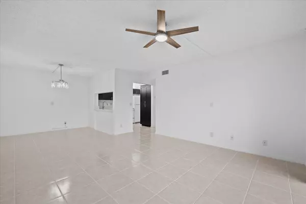 Greenacres, FL 33463,708 Sunny Pine WAY B1