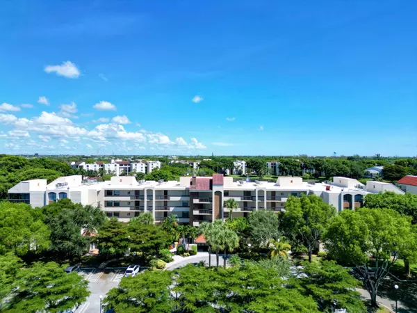 Delray Beach, FL 33444,955 Egret CIR 402