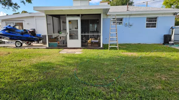 Port Saint Lucie, FL 34952,748 Altura ST
