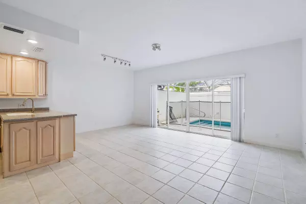 Tequesta, FL 33469,3 Oakland CT