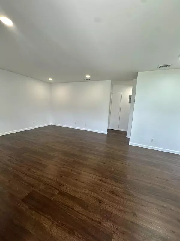 West Palm Beach, FL 33407,203 E Tiffany DR 1