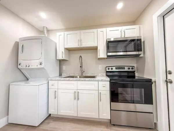 West Palm Beach, FL 33401,821 3rd ST #823b