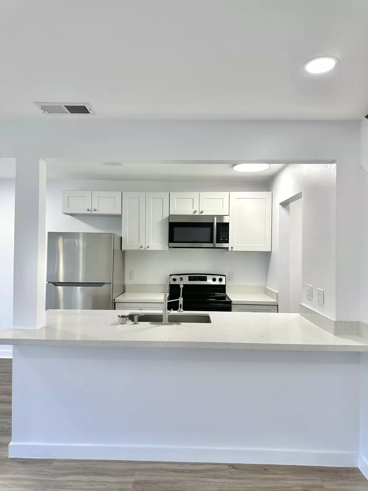 West Palm Beach, FL 33407,906 E Tiffany DR 2