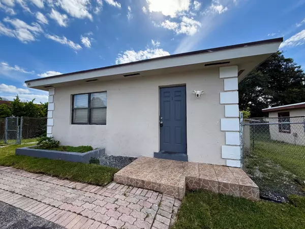 Riviera Beach, FL 33404,1409 W 33rd ST 1