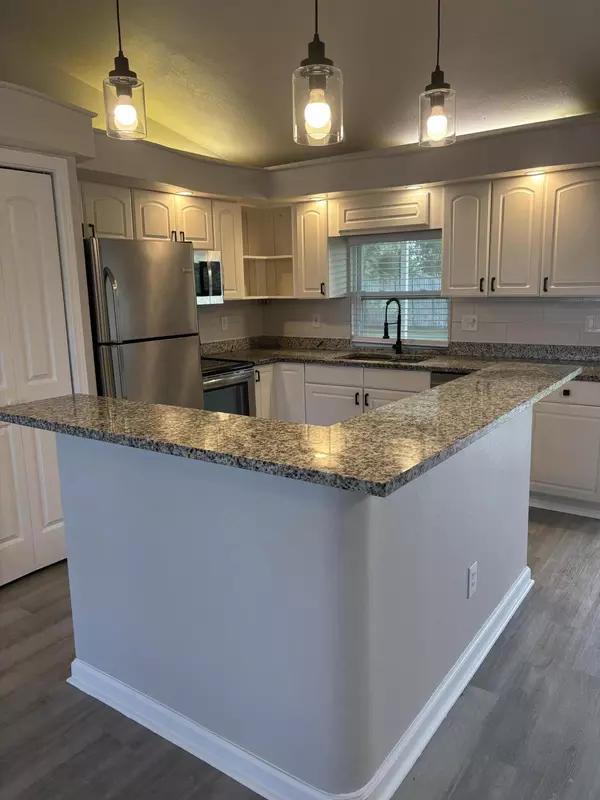 Port Saint Lucie, FL 34953,380 SW SW Undallo RD