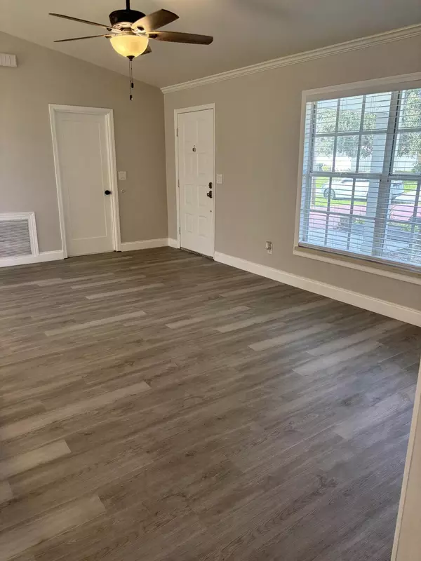 Port Saint Lucie, FL 34953,380 SW SW Undallo RD