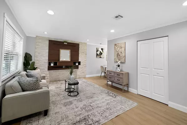 Port Saint Lucie, FL 34983,126 SW Lakehurst DR