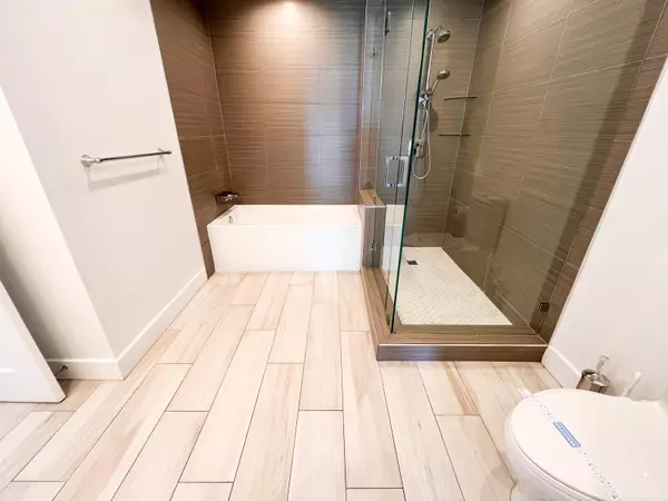 Lake Worth Beach, FL 33460,1 S Palmway 202