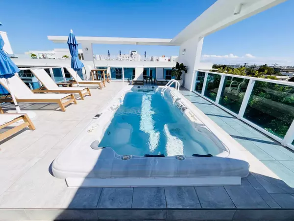 Lake Worth Beach, FL 33460,1 S Palmway 202