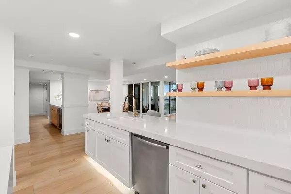 Tequesta, FL 33469,19670 Beach RD 514