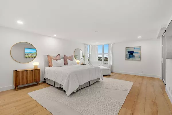 Tequesta, FL 33469,19670 Beach RD 514