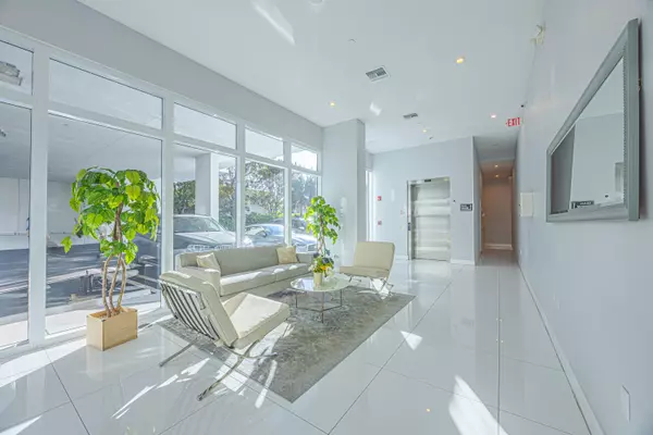 Lake Worth Beach, FL 33460,1 S Palmway 402