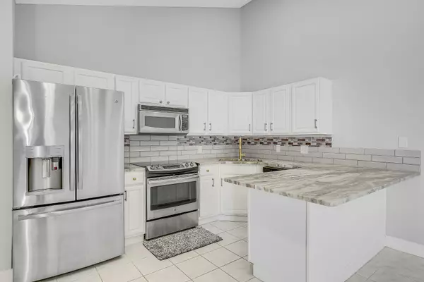 Palm Beach Gardens, FL 33418,5370 Eagle Lake DR