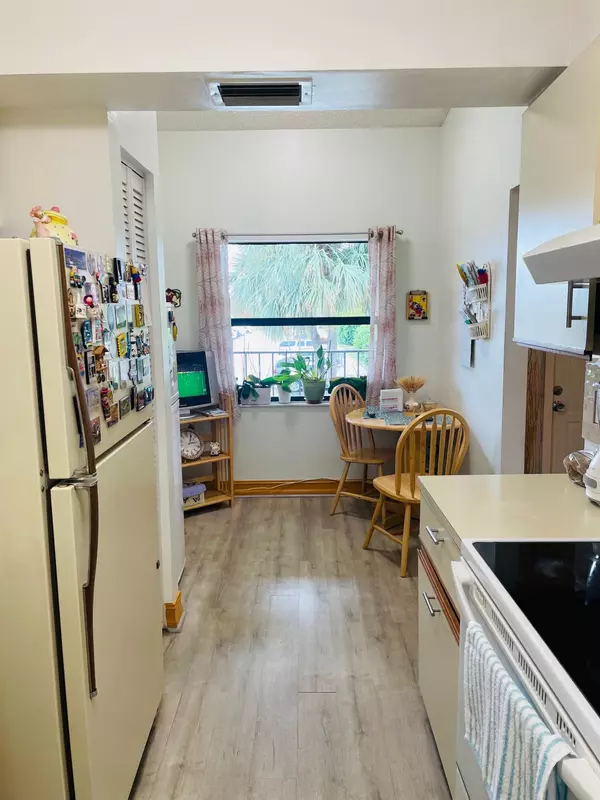 Lake Worth, FL 33467,7867 Willow Spring DR 821